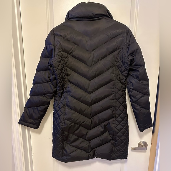 Kenneth Cole $298 down feather sz medium coat. Excellent condition. Warm & comfy - Picture 5 of 6